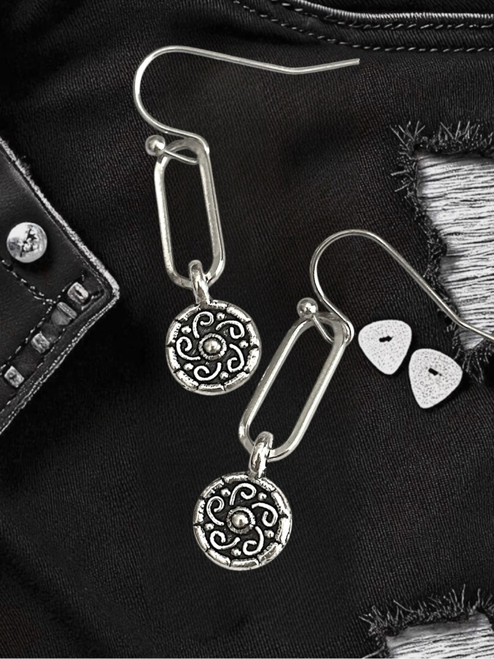 5 For $25💫Silver Paper Clip Filigree Medallion Drop Earrings